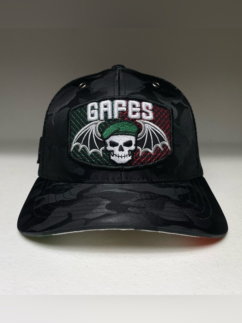 Gorra Mexicana con Parches Bordados de la Bandera de Mexico, Gafes Y Murcielagos